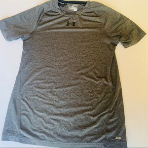 EUC Under Armour Boys XLarge Grey T-shirt